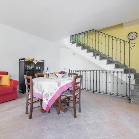 Apartment In Mit Terrasse Und Garten Und Meerblick *