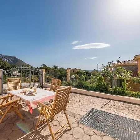 In Mit Terrasse Und Garten Und Meerblick * Cala Gonone